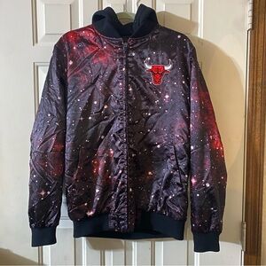UNK NBA Chicago Bulls Galaxy Jacket Men’s Medium Black Red Full Zip Satin Feel
